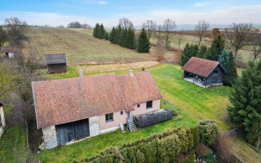 Prodej domu Lesná 188 m², pozemek 2374 m²